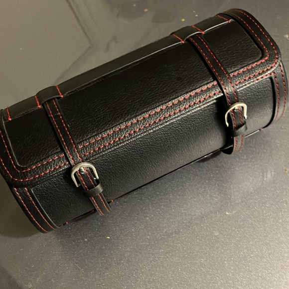 Watch holder. Holds 3 watches - Picture 2 of 5